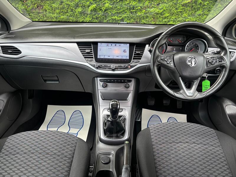 View VAUXHALL ASTRA 1.6 CDTi ecoFLEX Tech Line