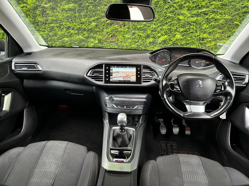 View PEUGEOT 308 1.6 BlueHDi Allure
