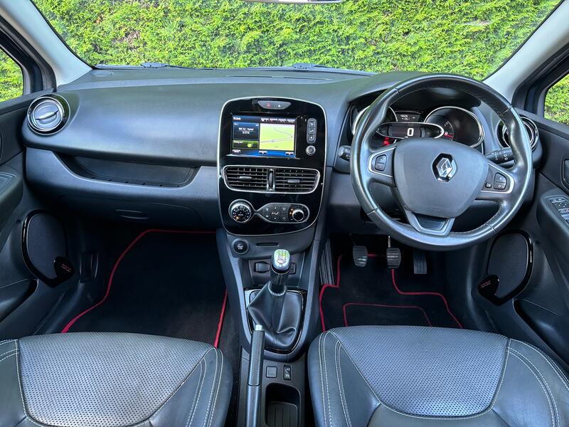 View RENAULT CLIO 1.5 Signature Nav dCi 90