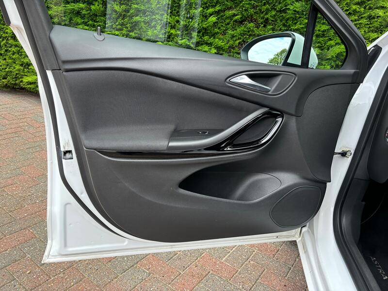 VAUXHALL ASTRA