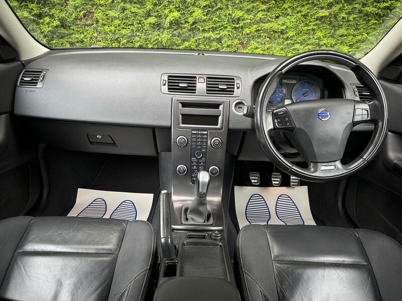 View VOLVO C30 1.6 D2 R-Design