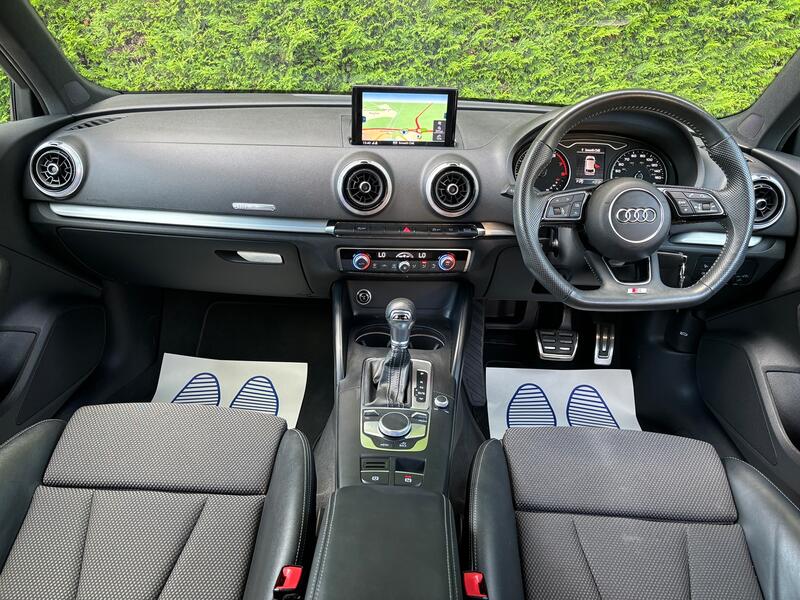 View AUDI A3 1.5 TFSI CoD 35 Black Edition