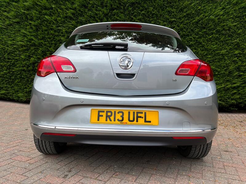 VAUXHALL ASTRA