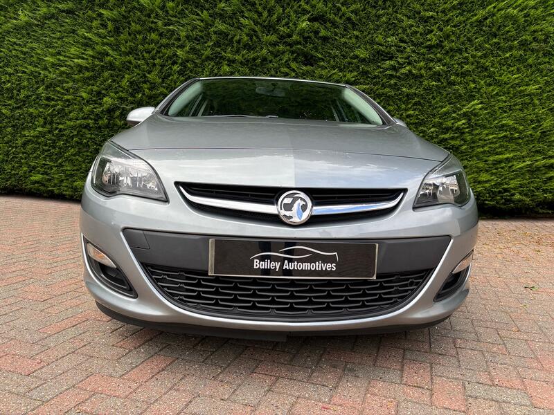 VAUXHALL ASTRA