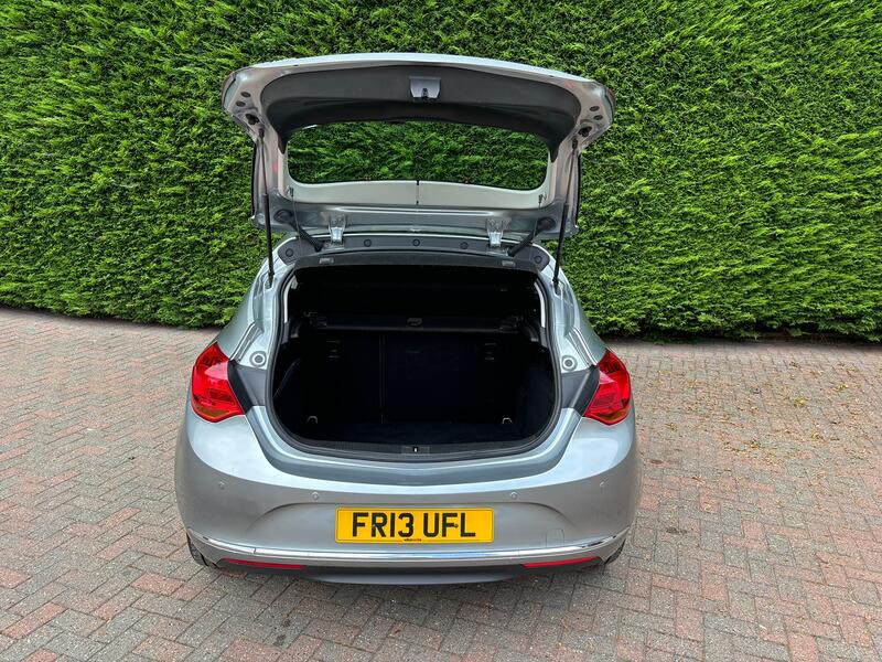 VAUXHALL ASTRA