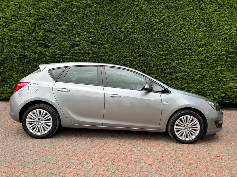 VAUXHALL ASTRA