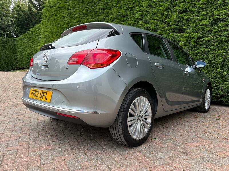 VAUXHALL ASTRA