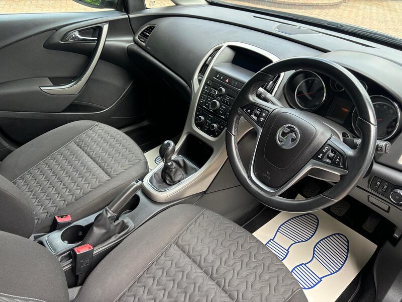 VAUXHALL ASTRA