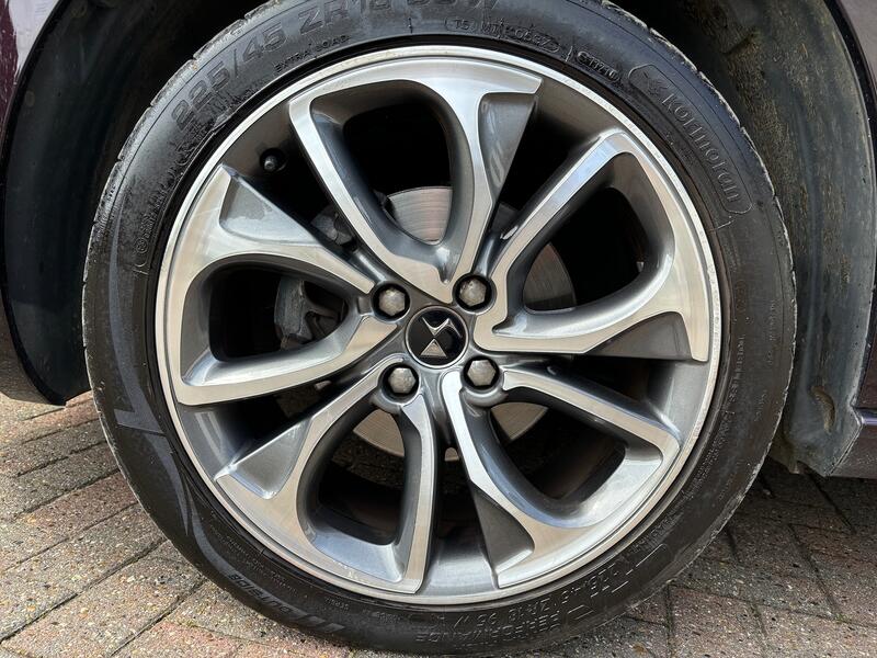 DS AUTOMOBILES DS 4