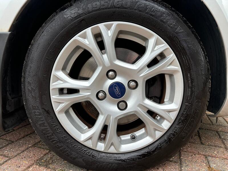 FORD B-MAX