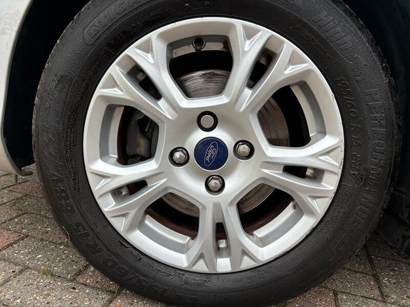 FORD B-MAX