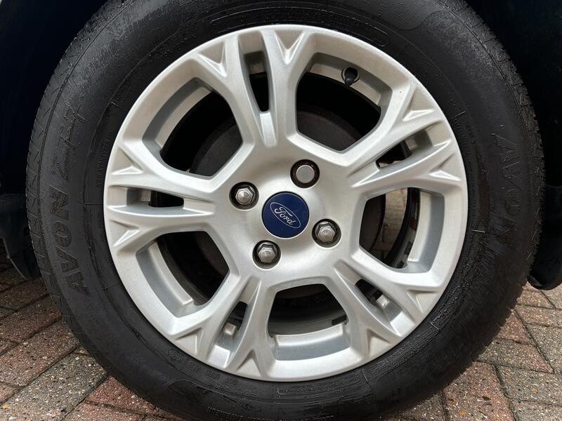 FORD B-MAX