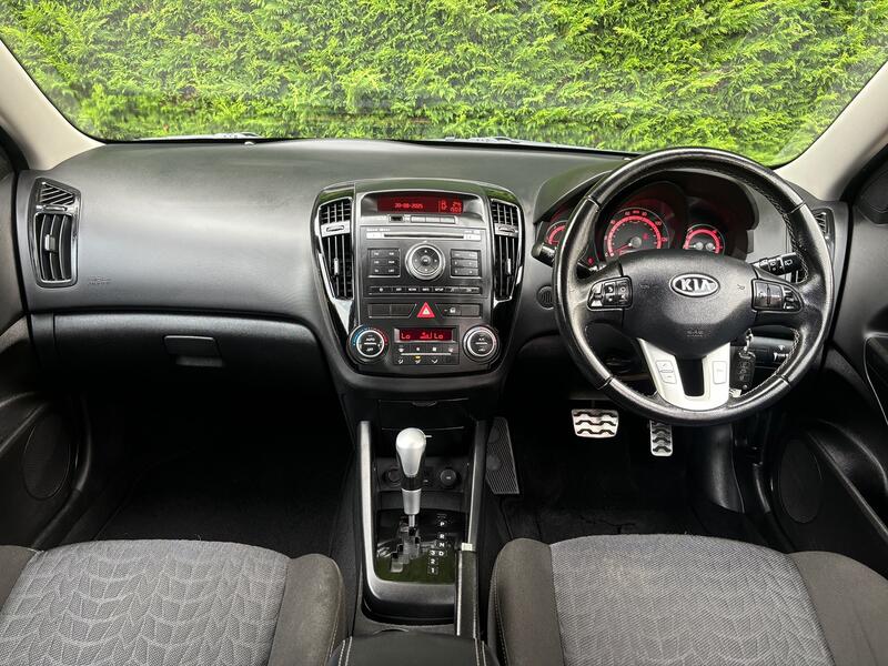View KIA CEED 1.6 CRDi 3