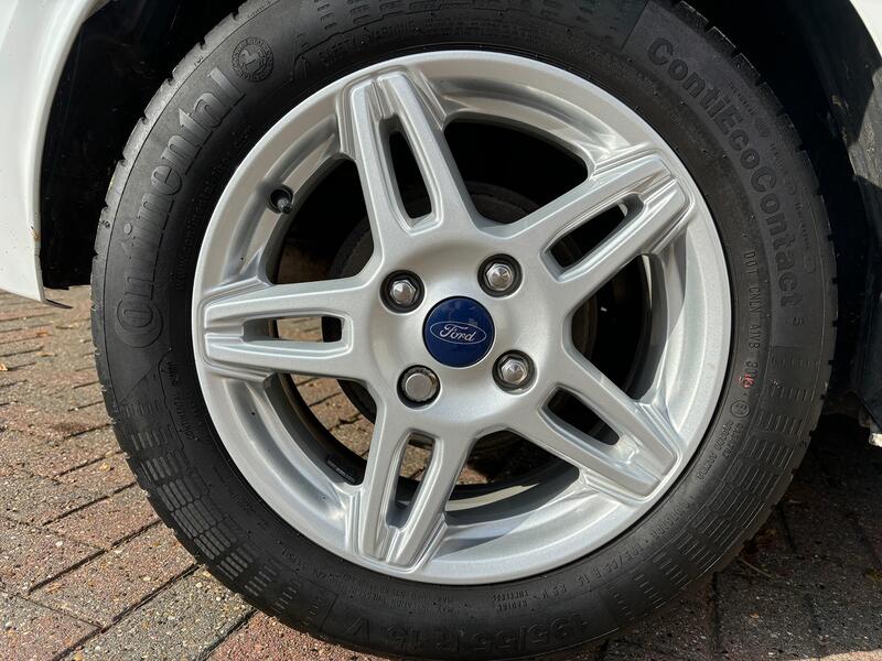 FORD KA+