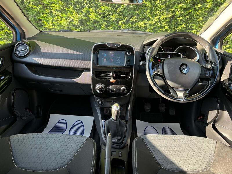 View RENAULT CLIO 1.5 dCi Dynamique S MediaNav