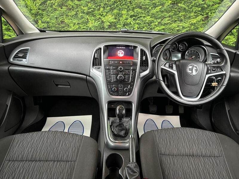 View VAUXHALL ASTRA 1.6 CDTi ecoFLEX Tech Line