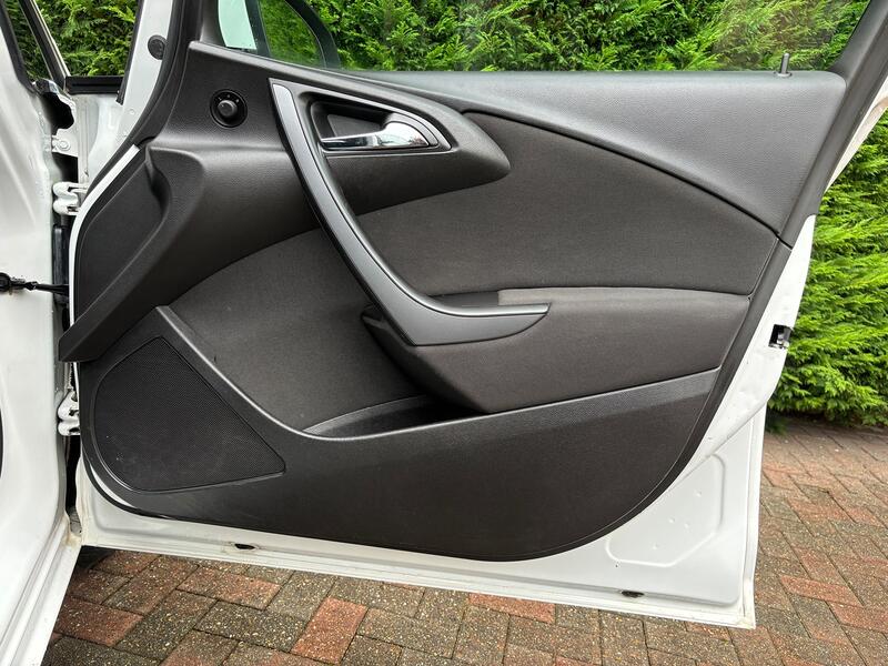 VAUXHALL ASTRA