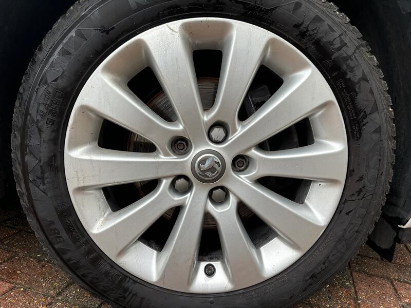 VAUXHALL ASTRA