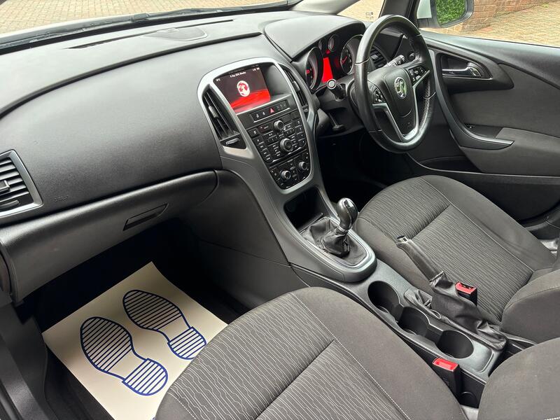 VAUXHALL ASTRA