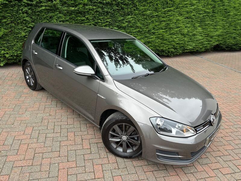 View VOLKSWAGEN GOLF 1.6 TDI BlueMotion