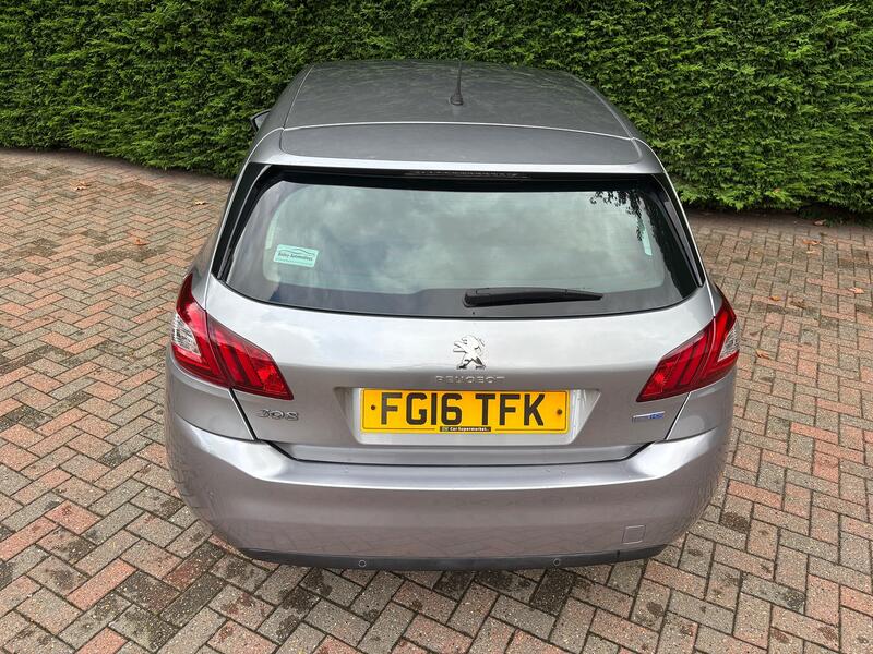 PEUGEOT 308