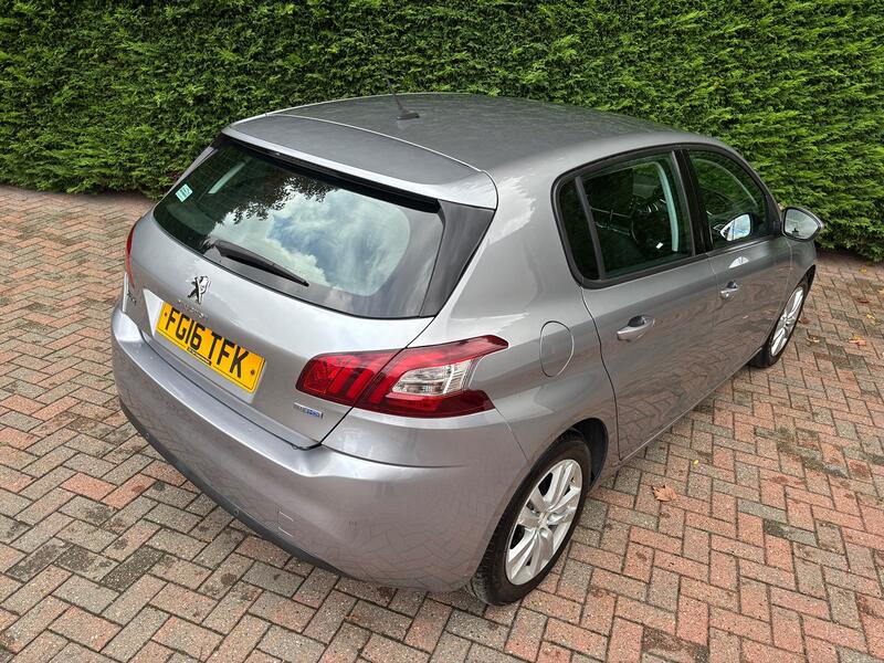 PEUGEOT 308