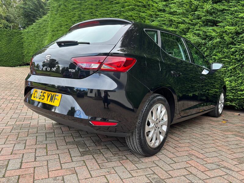SEAT LEON