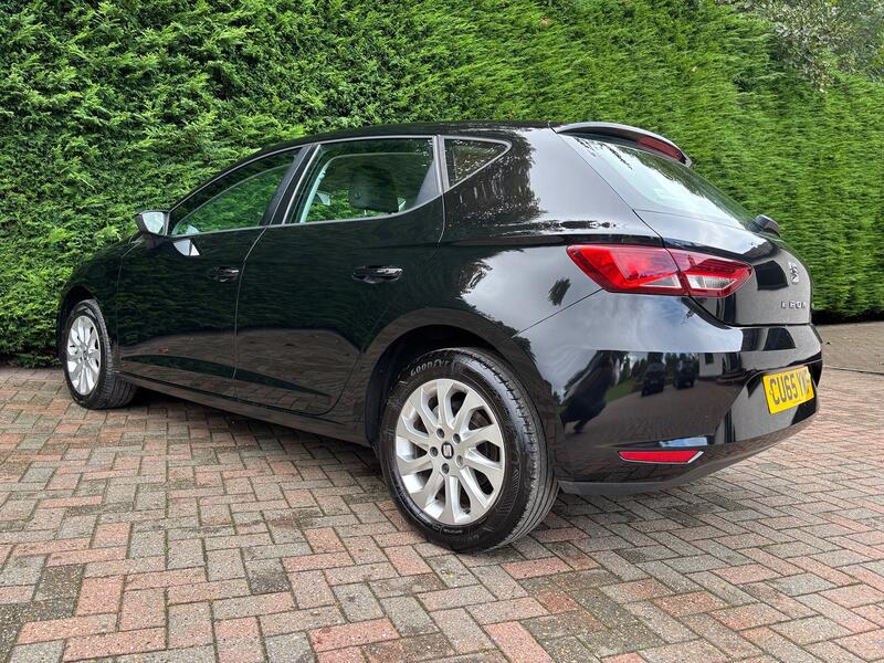 SEAT LEON