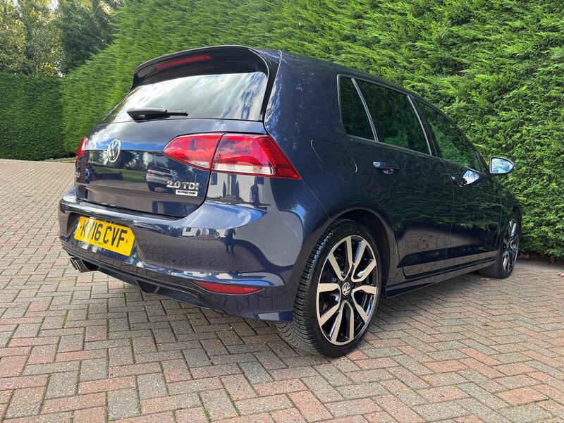 VOLKSWAGEN GOLF