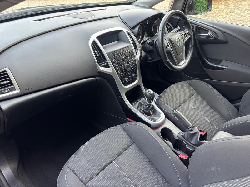 VAUXHALL ASTRA