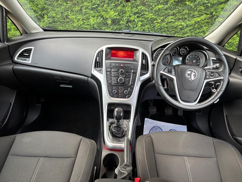 View VAUXHALL ASTRA 1.4 i SRi