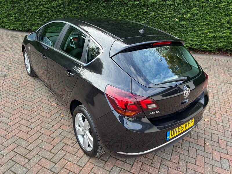 VAUXHALL ASTRA