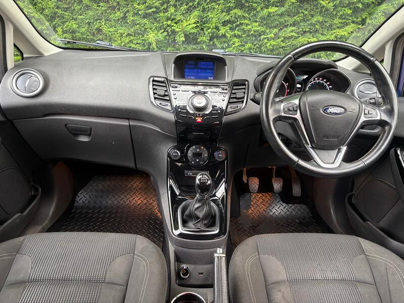 View FORD FIESTA 1.0 T EcoBoost Titanium