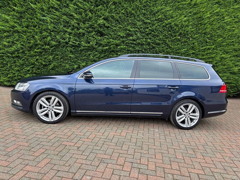 VOLKSWAGEN PASSAT