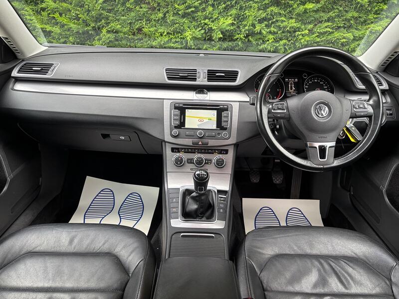 View VOLKSWAGEN PASSAT 2.0 TDI BlueMotion Tech Executive Style