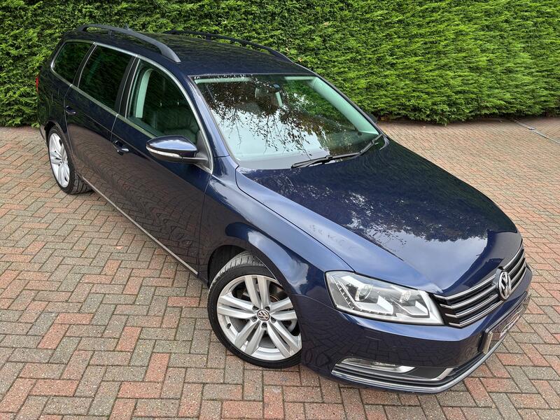 View VOLKSWAGEN PASSAT 2.0 TDI BlueMotion Tech Executive Style