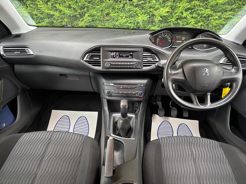 View PEUGEOT 308 1.6 HDi Access