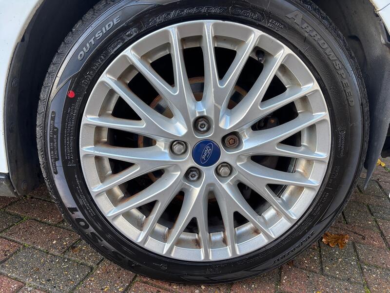 FORD FOCUS