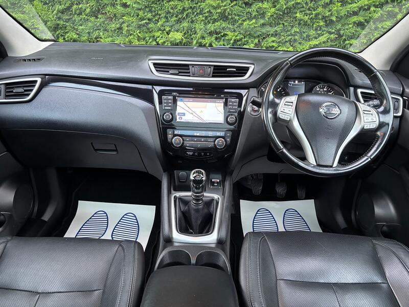 View NISSAN QASHQAI 1.5 dCi Tekna