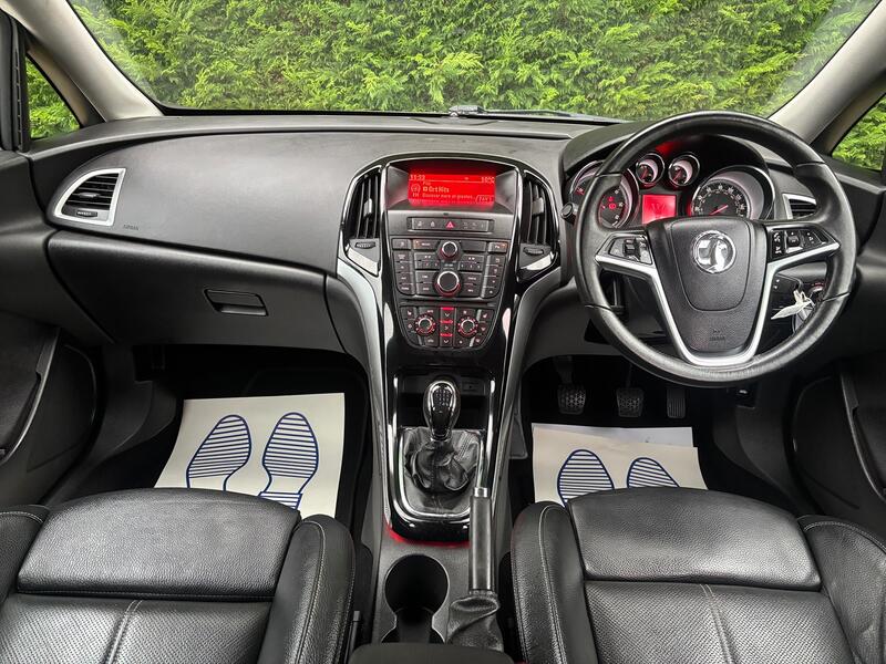 View VAUXHALL ASTRA 2.0 CDTi ecoFLEX Elite