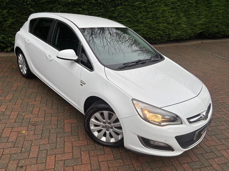 View VAUXHALL ASTRA 2.0 CDTi ecoFLEX Elite