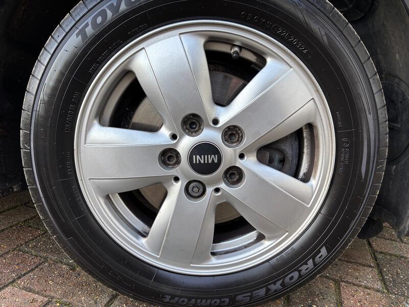 MINI HATCH