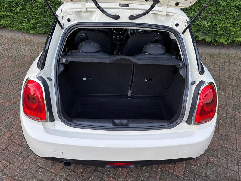 MINI HATCH