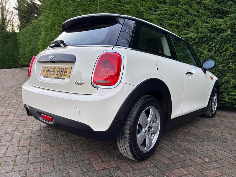 MINI HATCH
