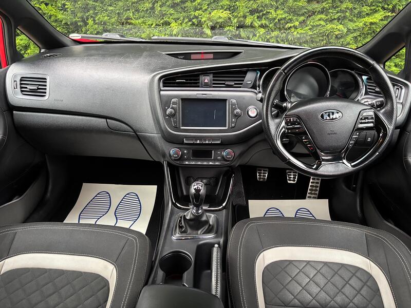 View KIA CEED 1.6 CRDi GT-Line
