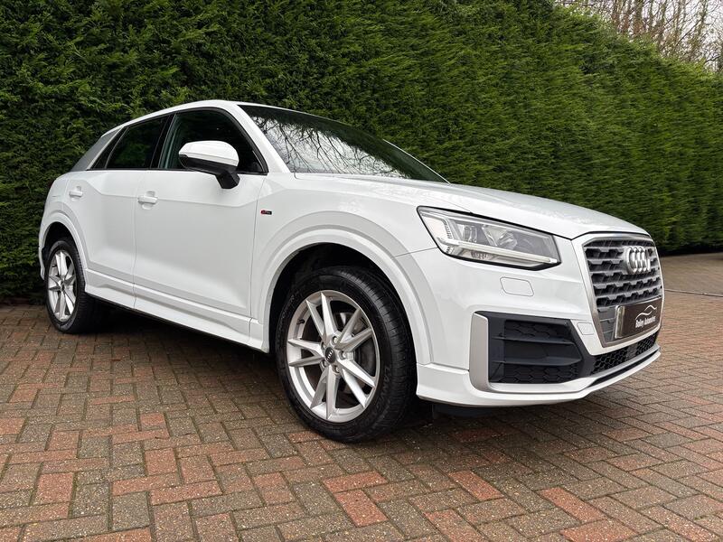 AUDI Q2