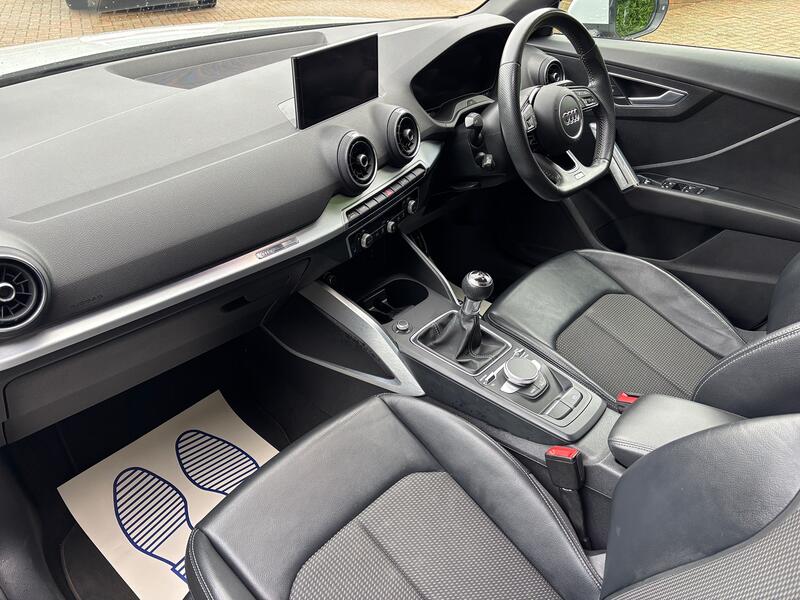 AUDI Q2
