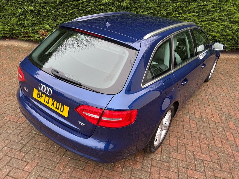 AUDI A4 AVANT