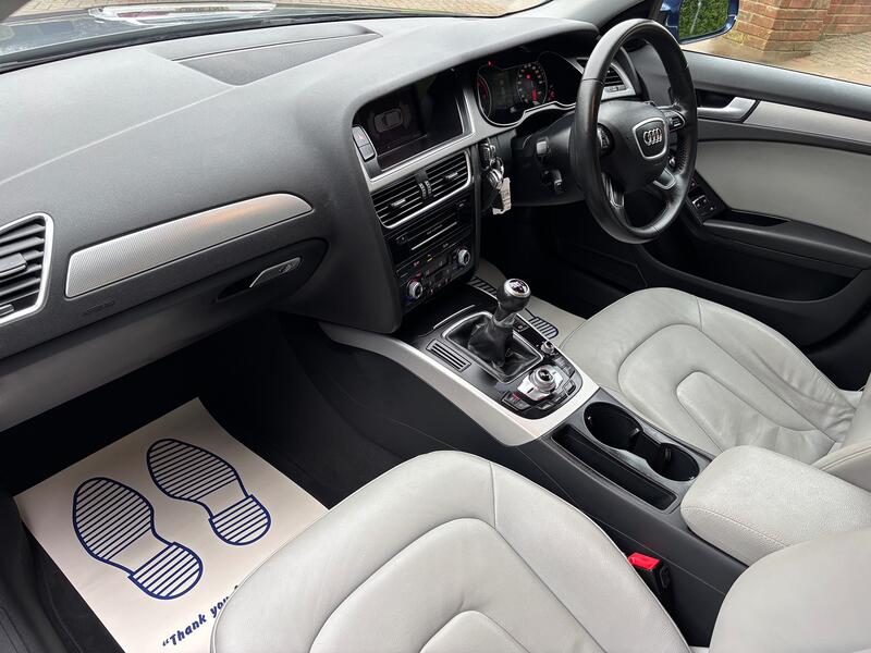 AUDI A4 AVANT