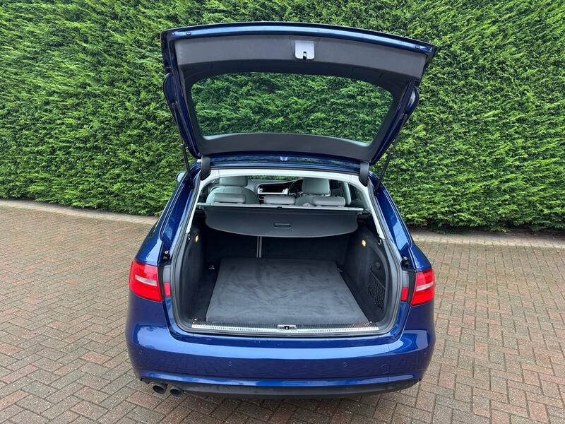AUDI A4 AVANT